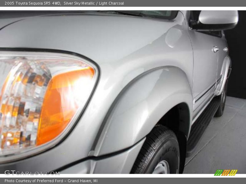Silver Sky Metallic / Light Charcoal 2005 Toyota Sequoia SR5 4WD