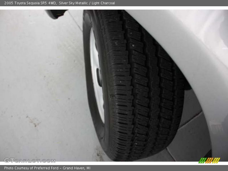 Silver Sky Metallic / Light Charcoal 2005 Toyota Sequoia SR5 4WD