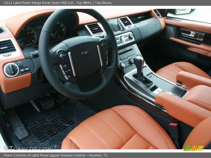 Dashboard of 2011 Range Rover Sport HSE LUX