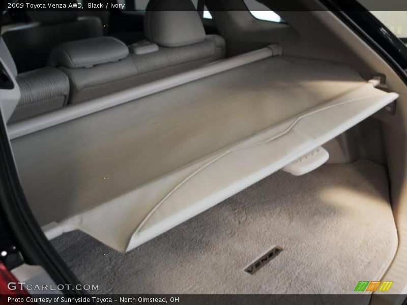 Black / Ivory 2009 Toyota Venza AWD