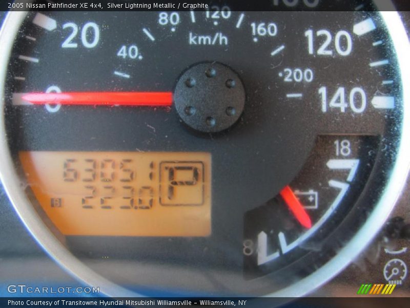 Silver Lightning Metallic / Graphite 2005 Nissan Pathfinder XE 4x4