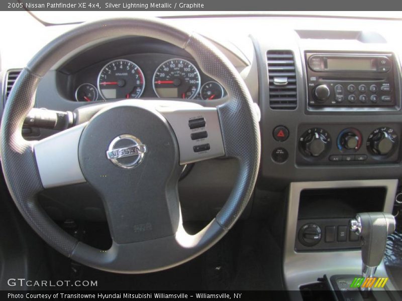 Silver Lightning Metallic / Graphite 2005 Nissan Pathfinder XE 4x4