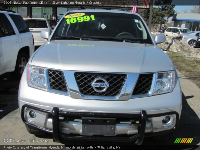 Silver Lightning Metallic / Graphite 2005 Nissan Pathfinder XE 4x4