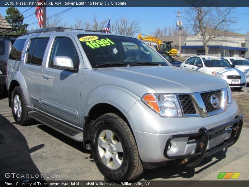 Silver Lightning Metallic / Graphite 2005 Nissan Pathfinder XE 4x4