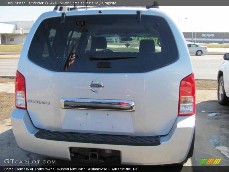 Silver Lightning Metallic / Graphite 2005 Nissan Pathfinder XE 4x4