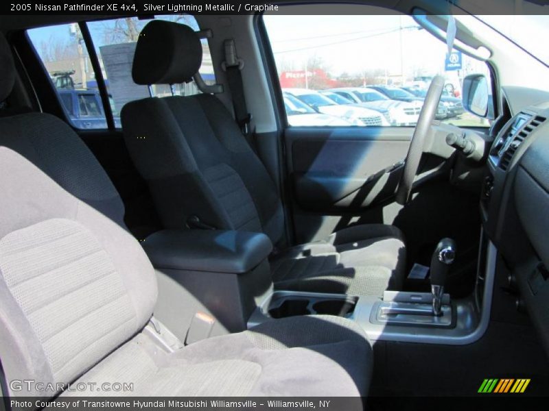 Silver Lightning Metallic / Graphite 2005 Nissan Pathfinder XE 4x4