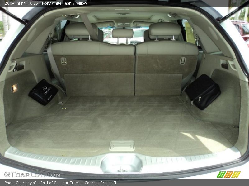  2004 FX 35 Trunk