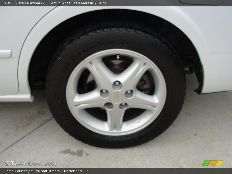  1998 Maxima GLE Wheel