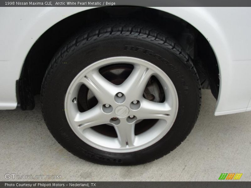 1998 Maxima GLE Wheel