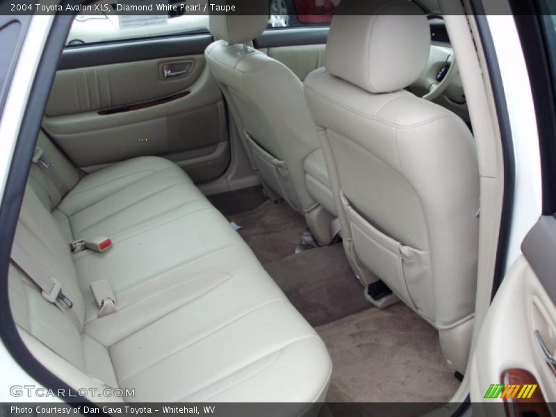 Diamond White Pearl / Taupe 2004 Toyota Avalon XLS