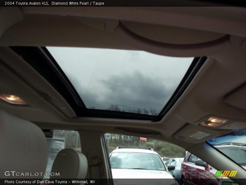 Diamond White Pearl / Taupe 2004 Toyota Avalon XLS