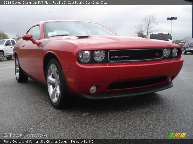 Front 3/4 View of 2011 Challenger R/T Plus