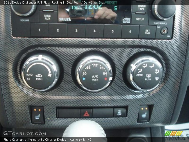 Controls of 2011 Challenger R/T Plus