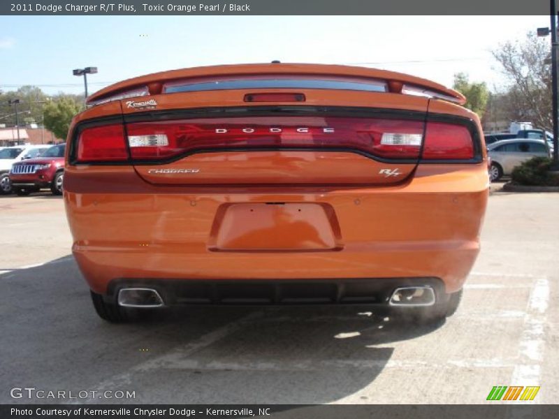 Toxic Orange Pearl / Black 2011 Dodge Charger R/T Plus