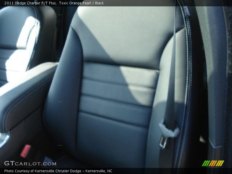 Toxic Orange Pearl / Black 2011 Dodge Charger R/T Plus