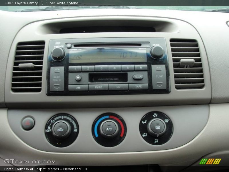 Super White / Stone 2002 Toyota Camry LE
