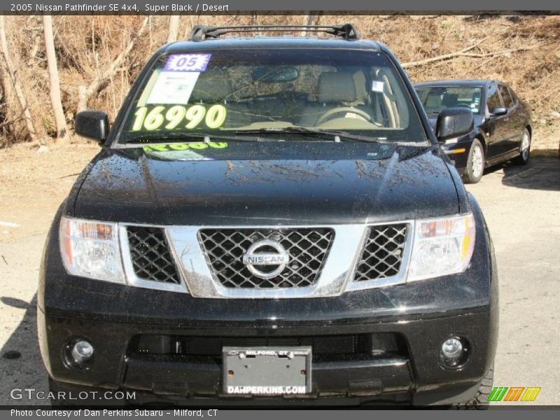 Super Black / Desert 2005 Nissan Pathfinder SE 4x4