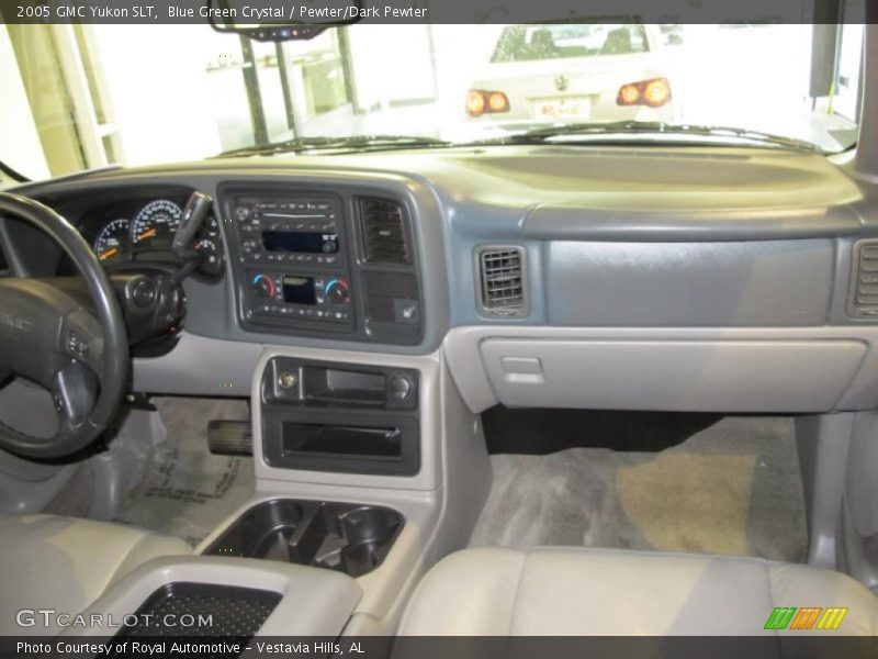 Dashboard of 2005 Yukon SLT