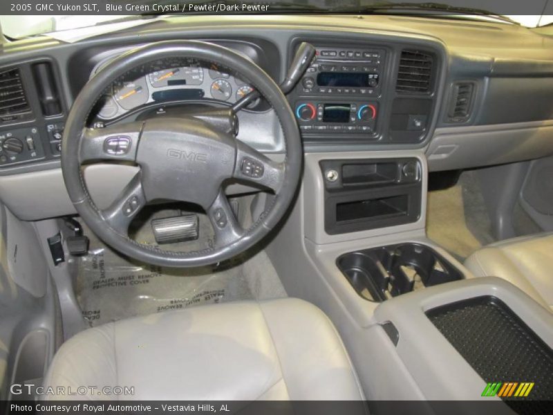 Dashboard of 2005 Yukon SLT