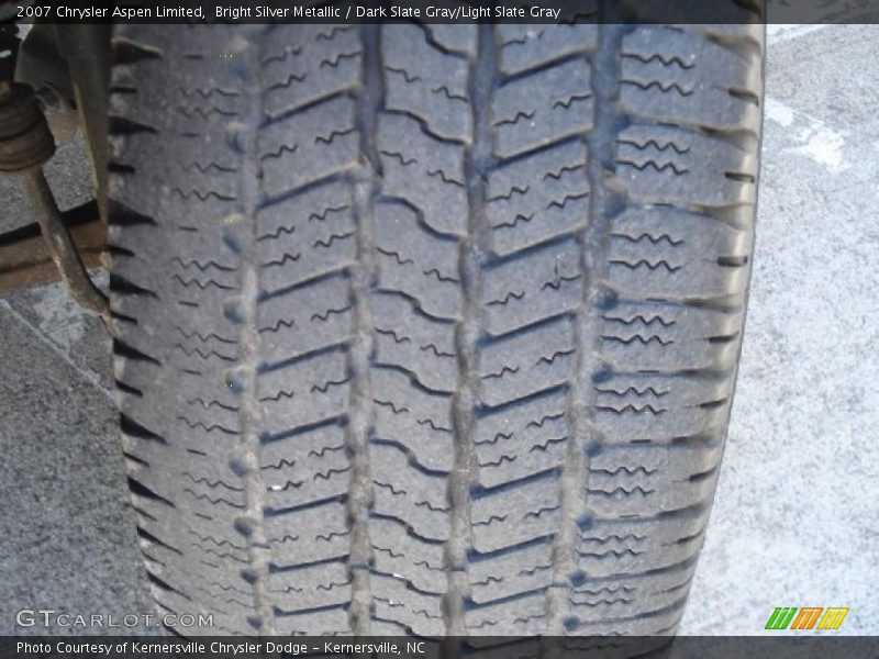 Bright Silver Metallic / Dark Slate Gray/Light Slate Gray 2007 Chrysler Aspen Limited