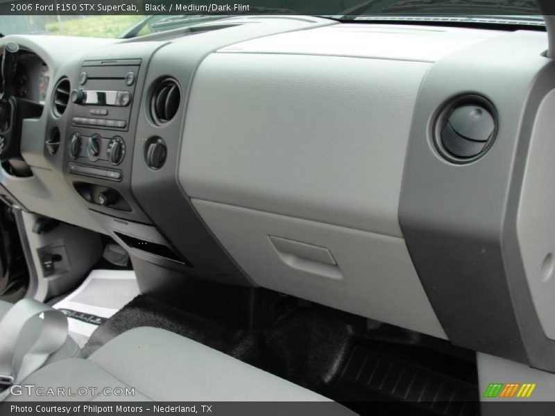 Black / Medium/Dark Flint 2006 Ford F150 STX SuperCab