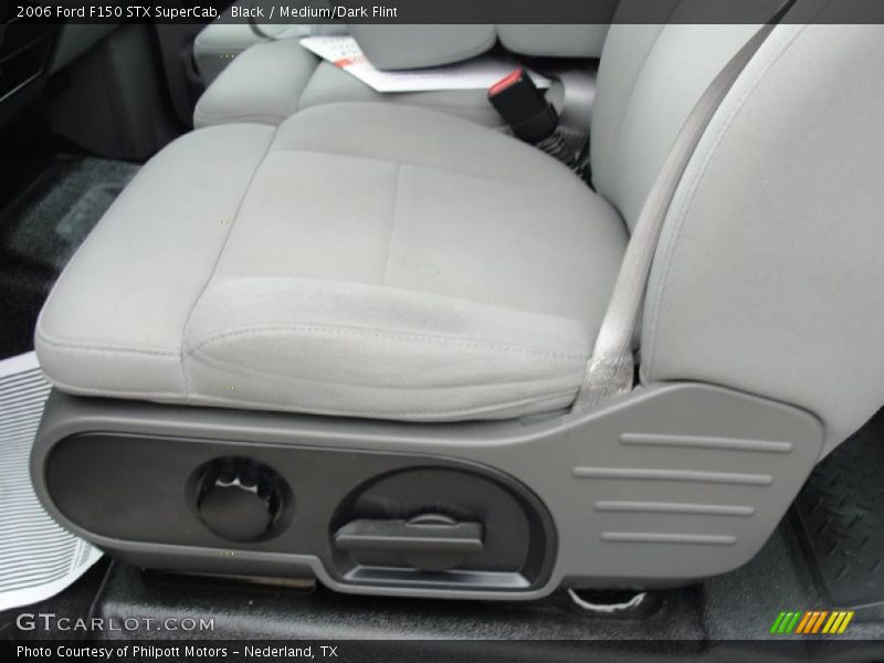 Black / Medium/Dark Flint 2006 Ford F150 STX SuperCab