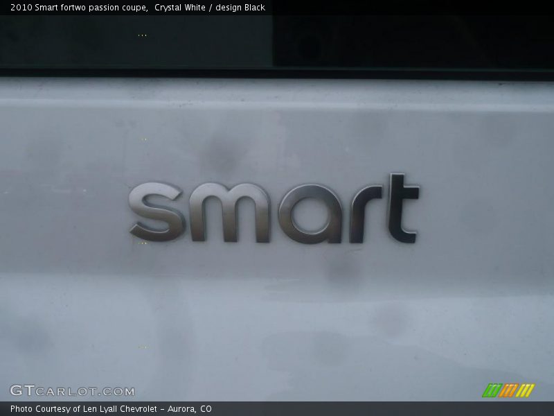 Crystal White / design Black 2010 Smart fortwo passion coupe