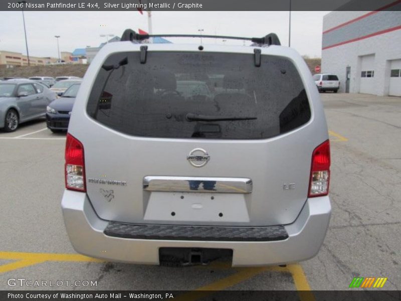 Silver Lightning Metallic / Graphite 2006 Nissan Pathfinder LE 4x4