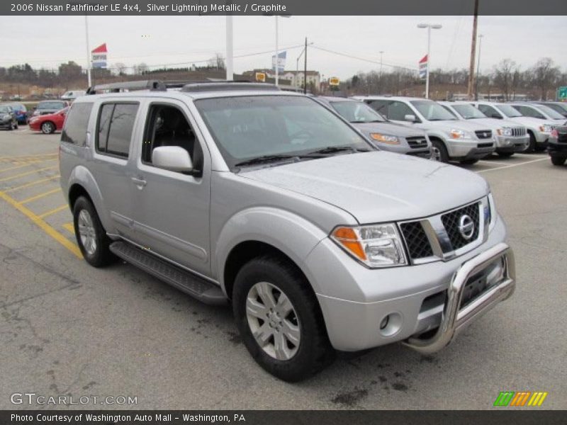 Silver Lightning Metallic / Graphite 2006 Nissan Pathfinder LE 4x4