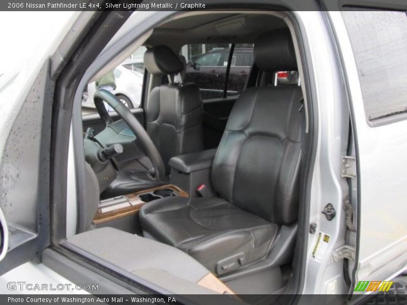 Silver Lightning Metallic / Graphite 2006 Nissan Pathfinder LE 4x4