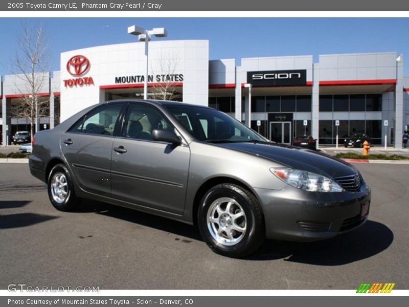 Phantom Gray Pearl / Gray 2005 Toyota Camry LE