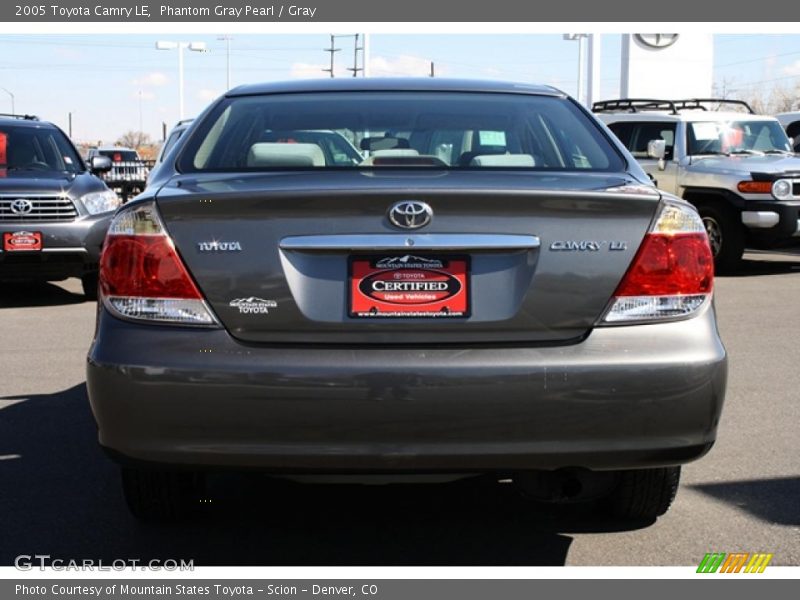 Phantom Gray Pearl / Gray 2005 Toyota Camry LE