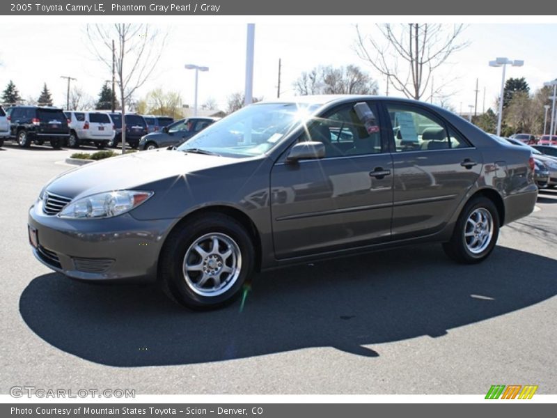 Phantom Gray Pearl / Gray 2005 Toyota Camry LE