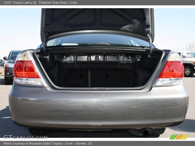 Phantom Gray Pearl / Gray 2005 Toyota Camry LE
