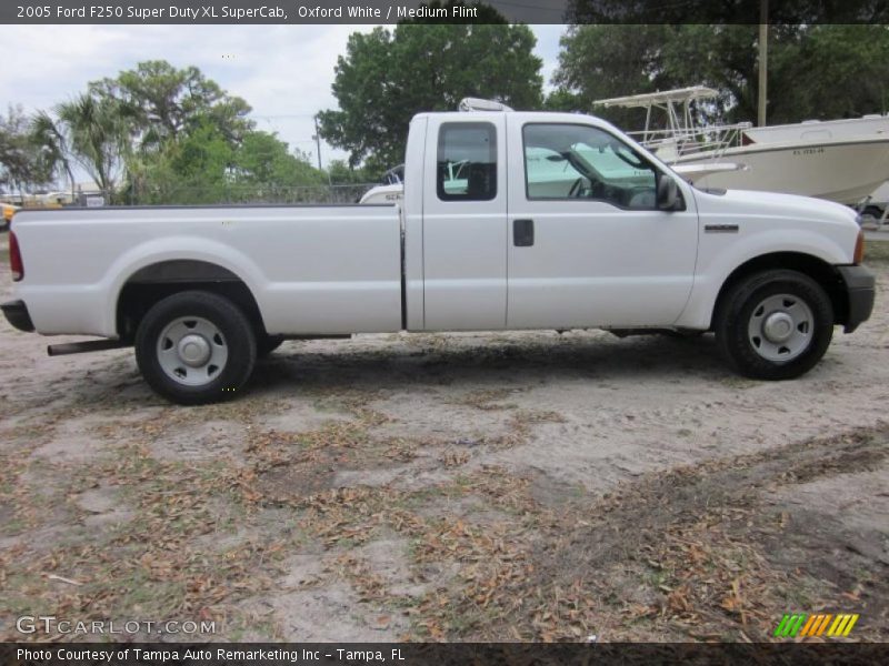 Oxford White / Medium Flint 2005 Ford F250 Super Duty XL SuperCab