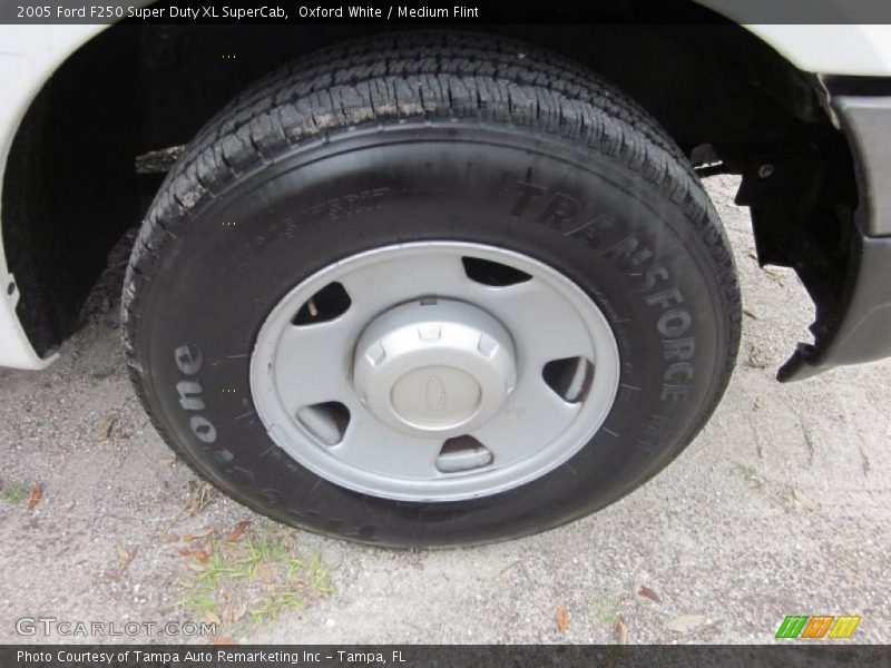 Oxford White / Medium Flint 2005 Ford F250 Super Duty XL SuperCab