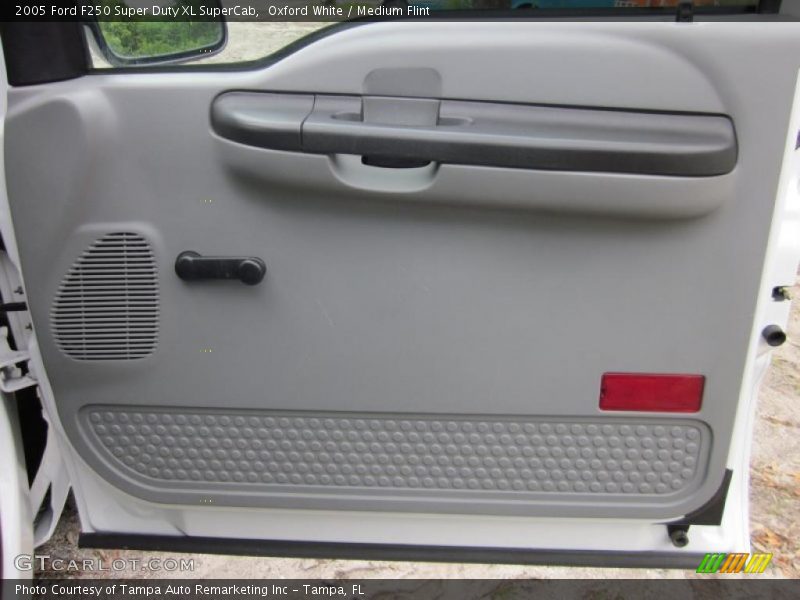 Door Panel of 2005 F250 Super Duty XL SuperCab