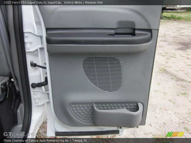 Door Panel of 2005 F250 Super Duty XL SuperCab
