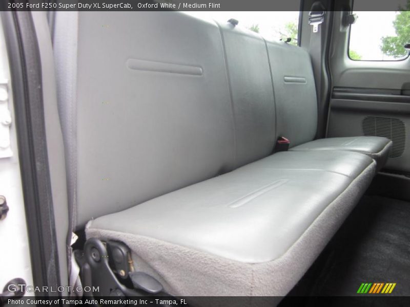  2005 F250 Super Duty XL SuperCab Medium Flint Interior
