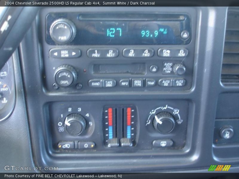 Summit White / Dark Charcoal 2004 Chevrolet Silverado 2500HD LS Regular Cab 4x4