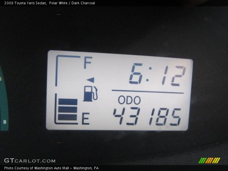 Polar White / Dark Charcoal 2009 Toyota Yaris Sedan