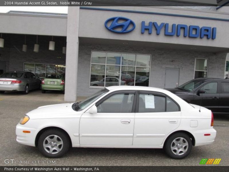 Noble White / Gray 2004 Hyundai Accent GL Sedan