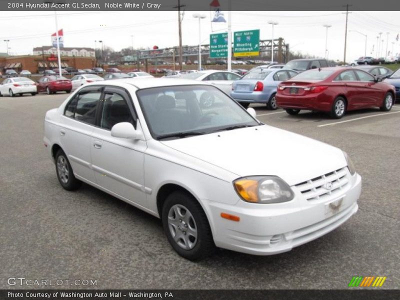 Front 3/4 View of 2004 Accent GL Sedan