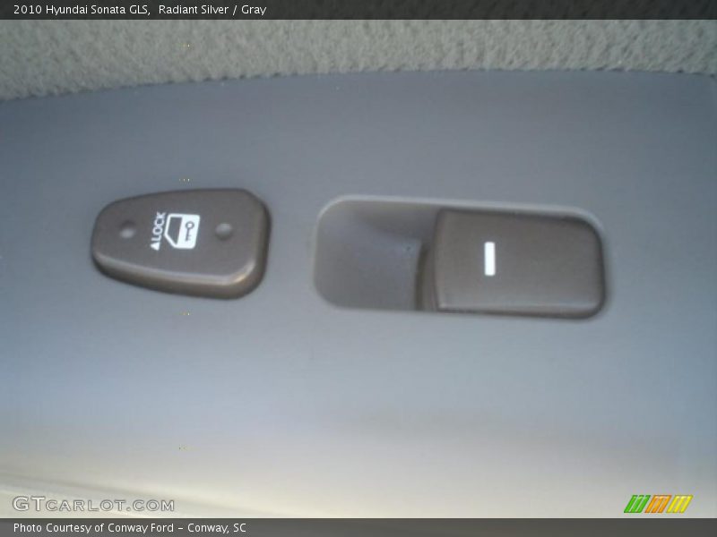 Radiant Silver / Gray 2010 Hyundai Sonata GLS