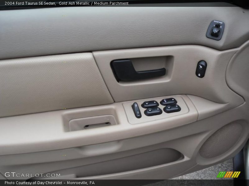 Gold Ash Metallic / Medium Parchment 2004 Ford Taurus SE Sedan
