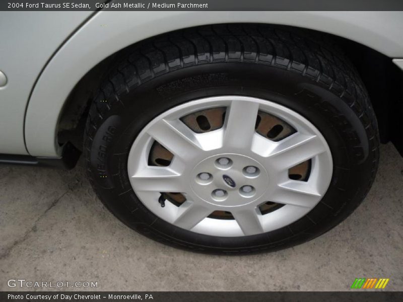  2004 Taurus SE Sedan Wheel