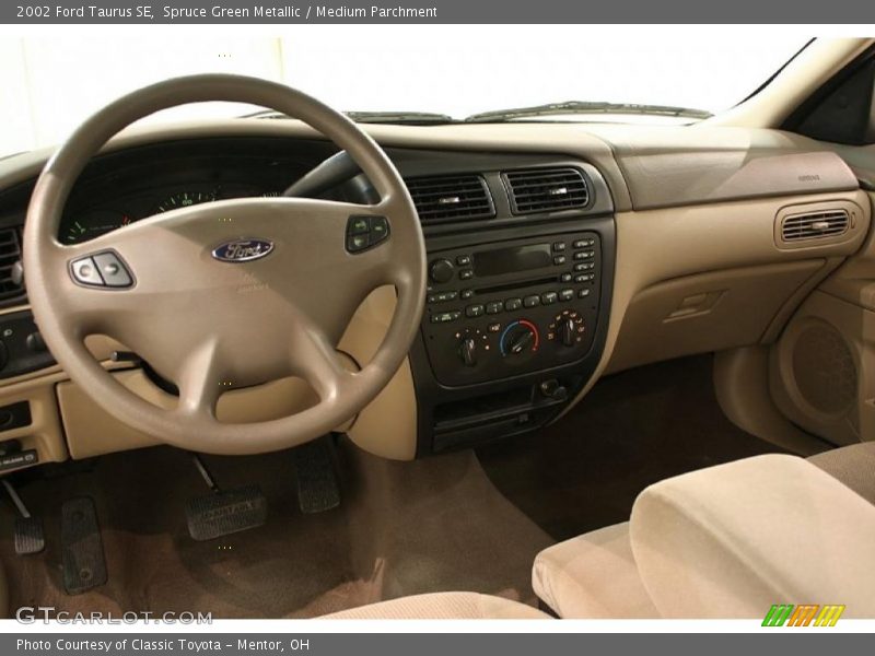 Spruce Green Metallic / Medium Parchment 2002 Ford Taurus SE