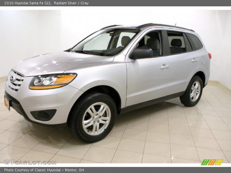 Radiant Silver / Gray 2010 Hyundai Santa Fe GLS