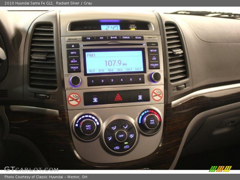 Radiant Silver / Gray 2010 Hyundai Santa Fe GLS