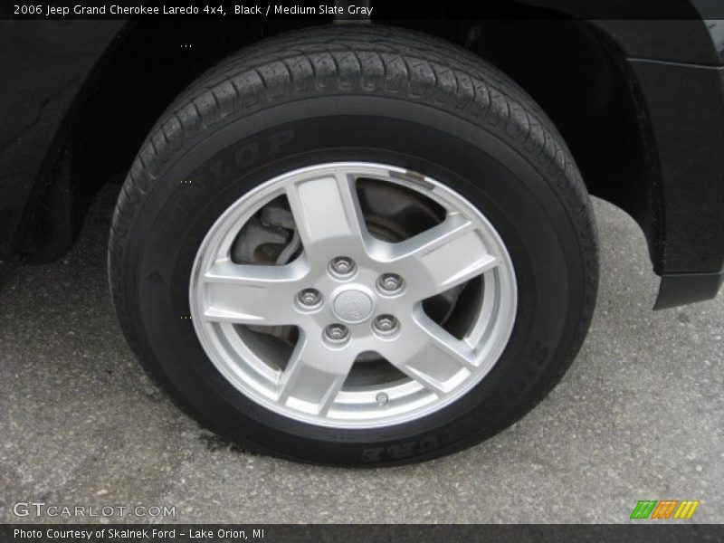 Black / Medium Slate Gray 2006 Jeep Grand Cherokee Laredo 4x4